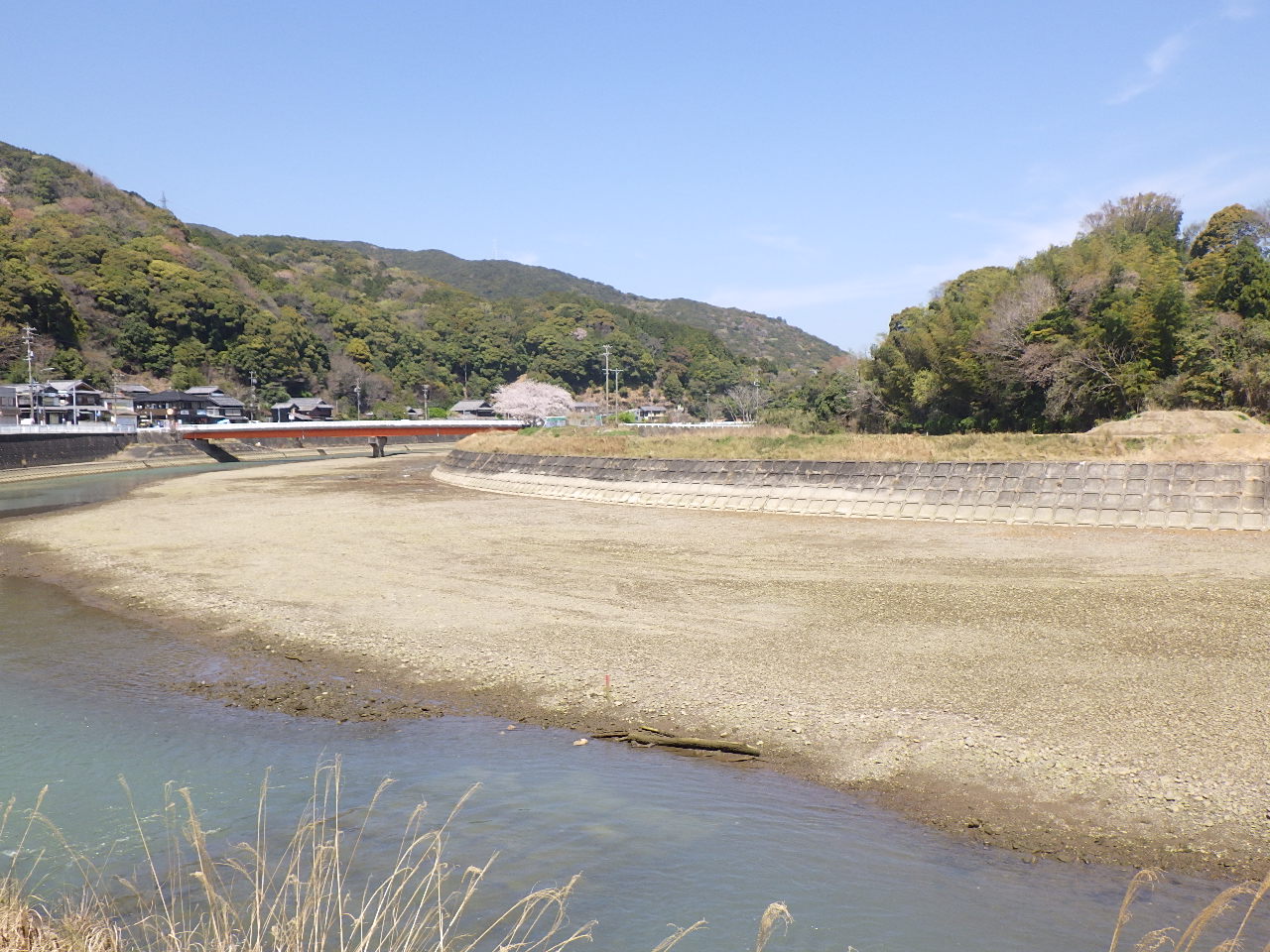 令和7年度 二級河川加茂川ほか1川 河川堆積土砂撤去工事